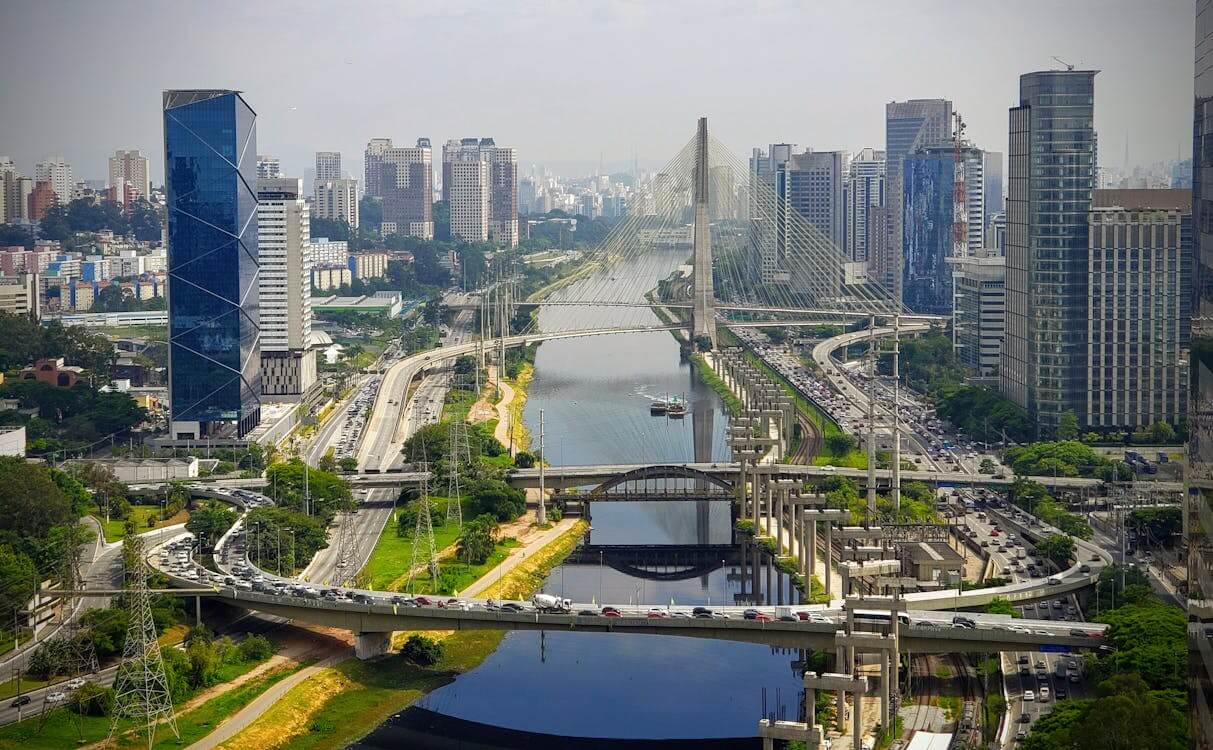 Ponte_Estaiada_-_São_Paulo (1)